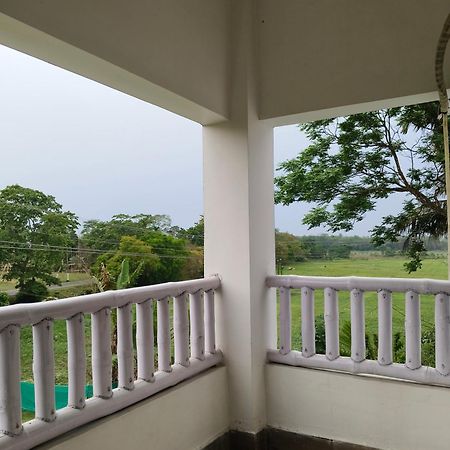 Shivaji Inn Казиранга Экстерьер фото