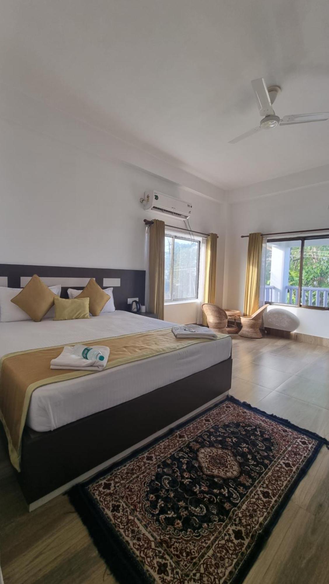 Shivaji Inn Казиранга Экстерьер фото