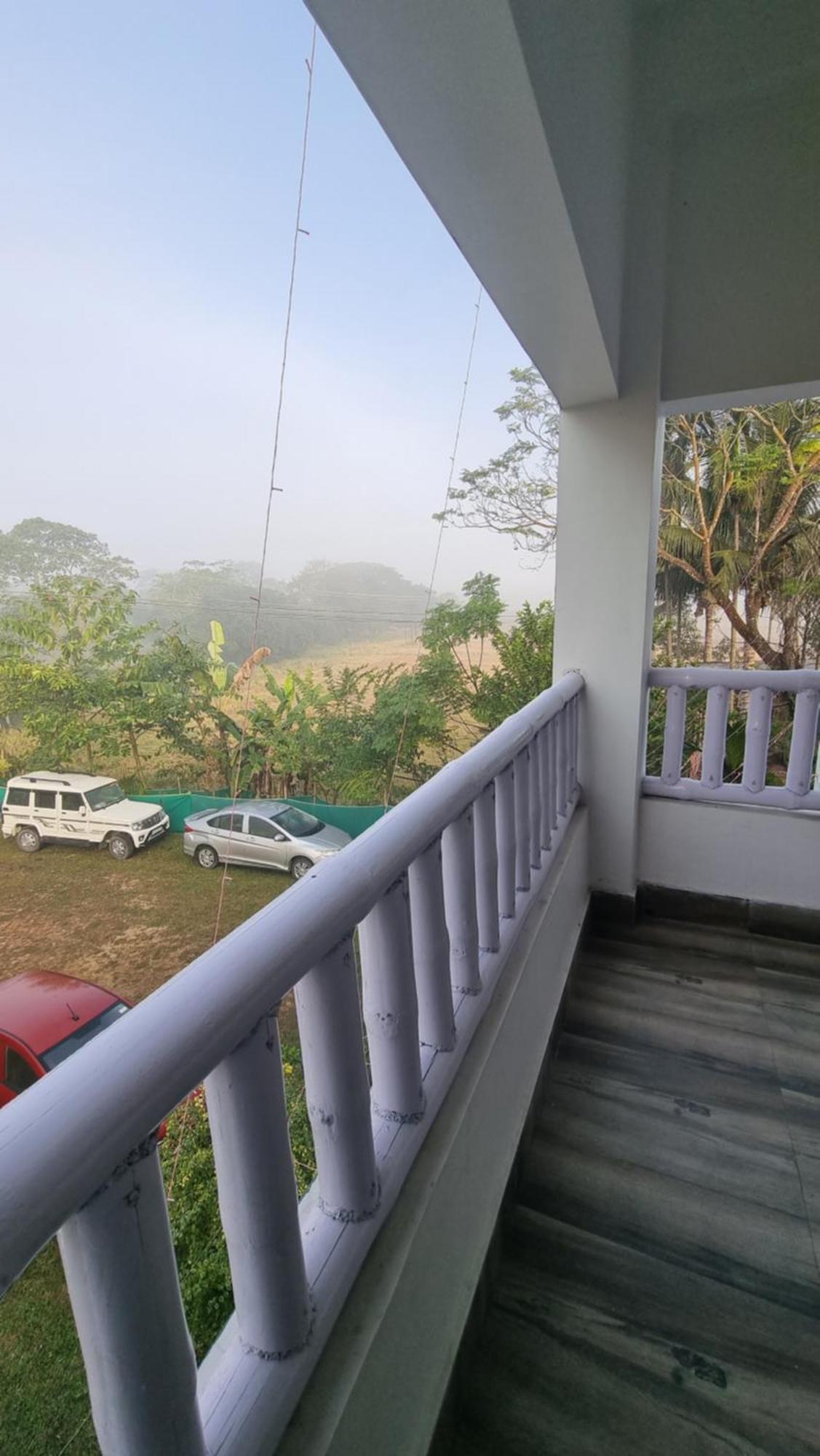 Shivaji Inn Казиранга Экстерьер фото