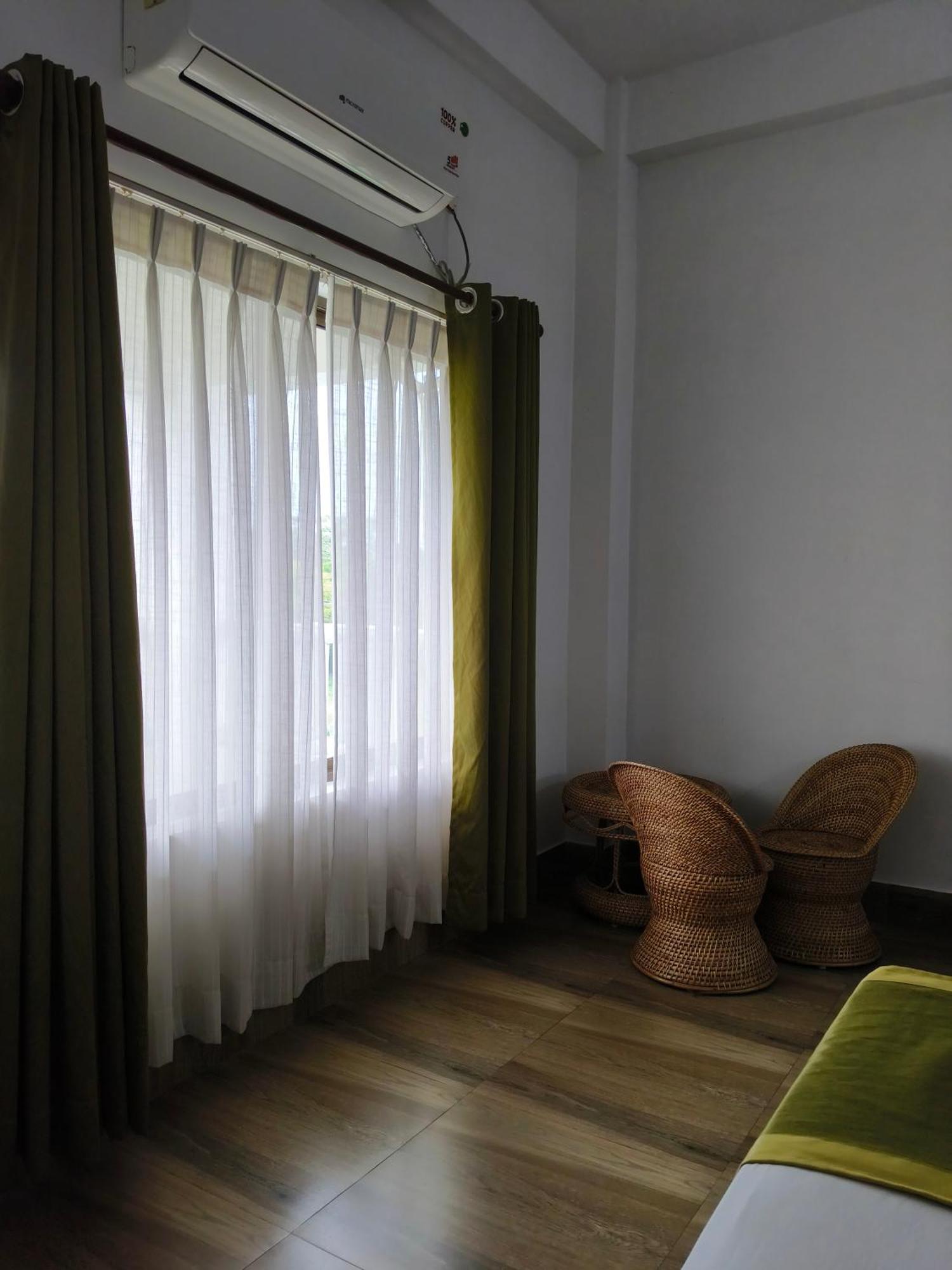 Shivaji Inn Казиранга Экстерьер фото