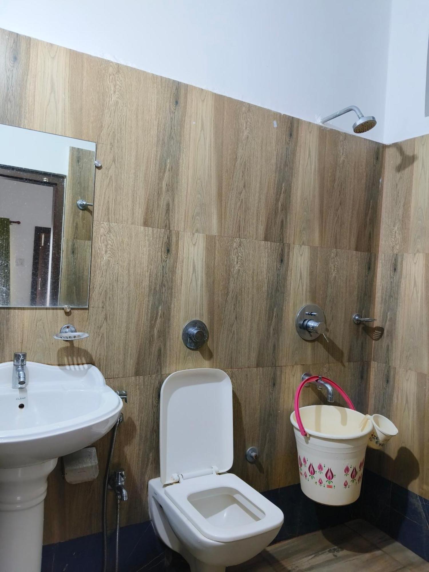 Shivaji Inn Казиранга Экстерьер фото