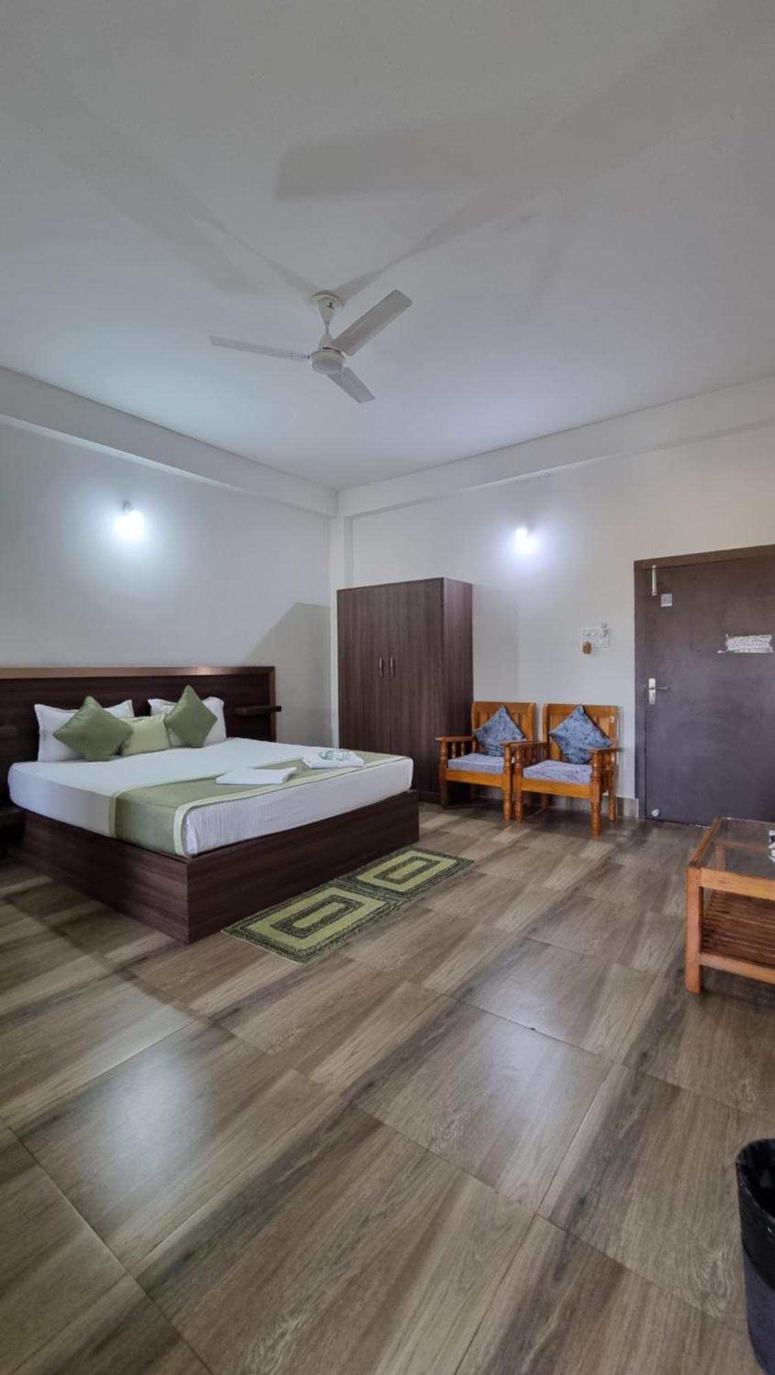 Shivaji Inn Казиранга Экстерьер фото