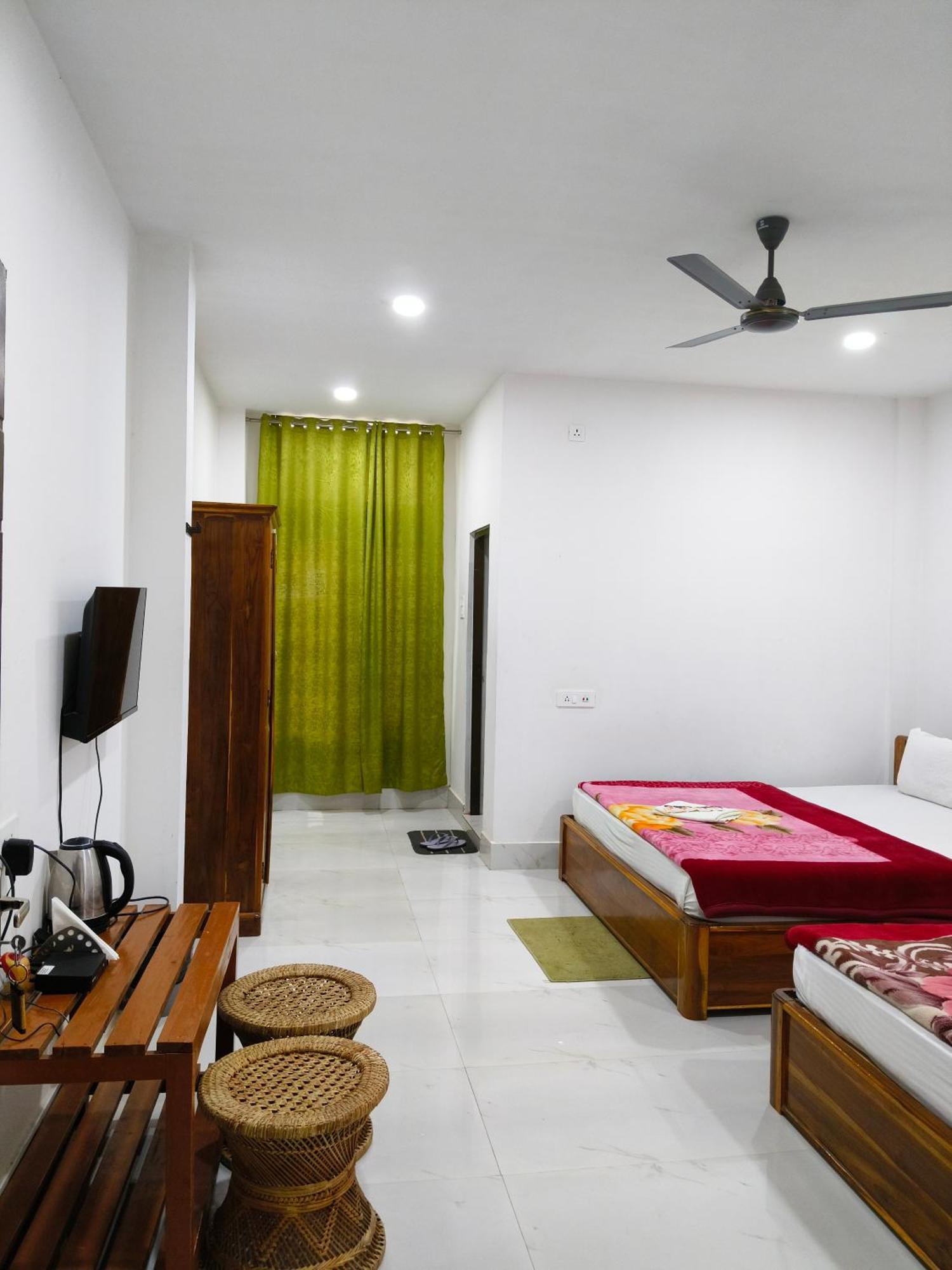 Shivaji Inn Казиранга Экстерьер фото